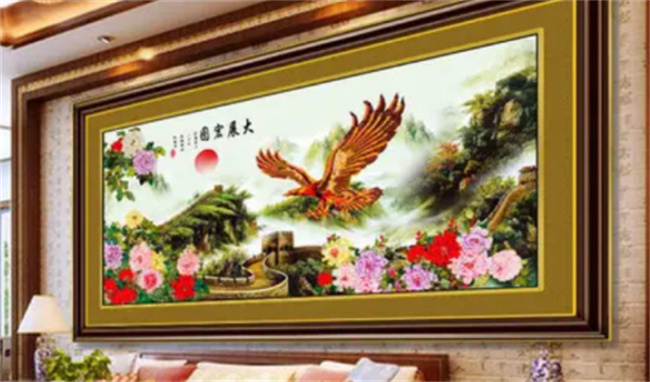 客廳懸掛絲帶繡有哪些好的風(fēng)水（絲帶繡風(fēng)水畫的作用）
